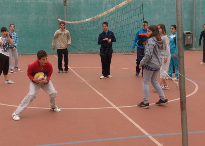 Cachibol a l’escola